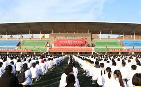 高中开学典礼演讲稿模板